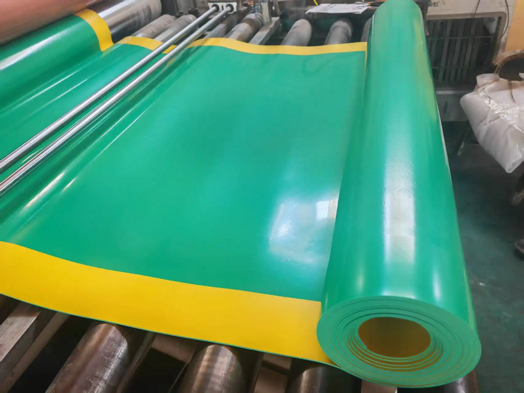 Industrial Anti-Slip Floor Mats for factories, workshops, and warehouses
